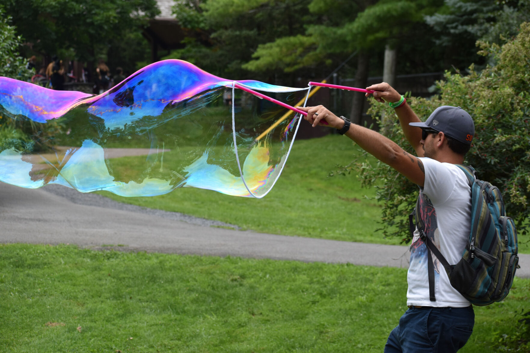 Comic-con gathering draws fans, cosplayers